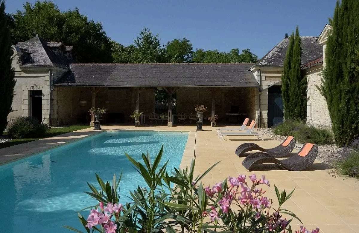 Château Roussignol - Pool terrace